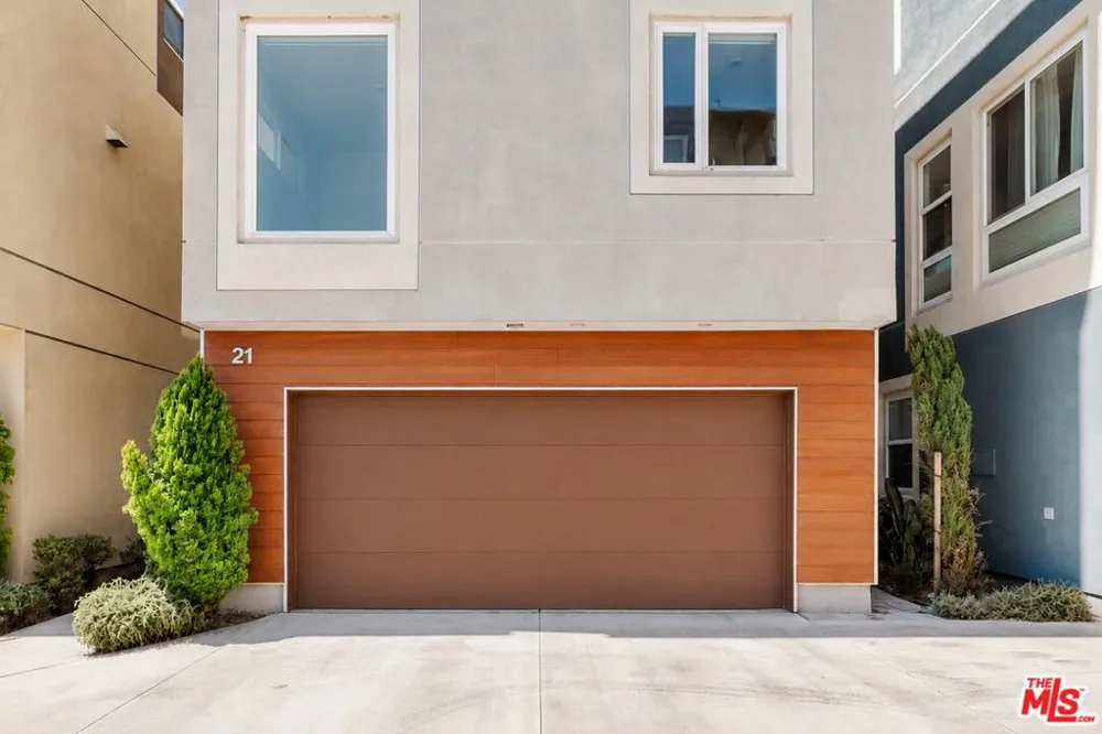 2581 Arvia Street #21 Los Angeles, CA 90065