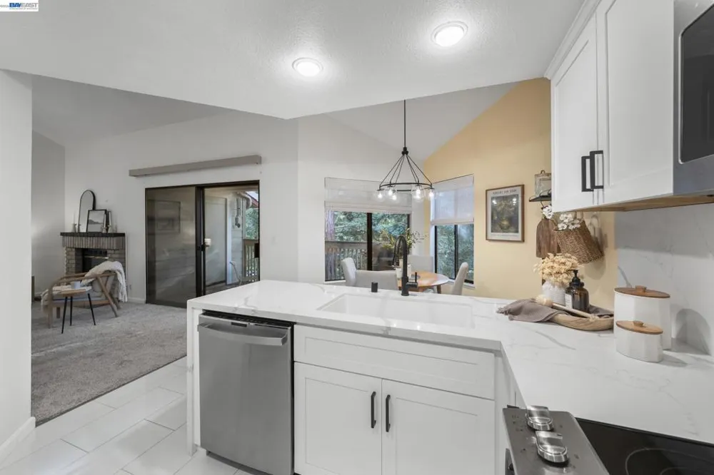 3318 Smoketree Commons Dr Pleasanton, CA 94566