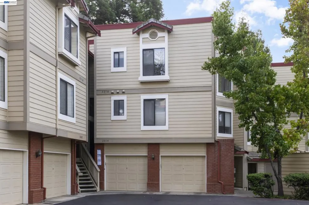 3318 Smoketree Commons Dr Pleasanton, CA 94566
