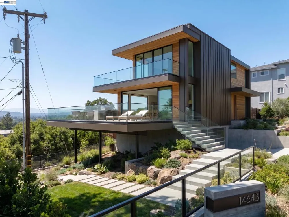 14643 Saturn Dr Castro Valley, CA 94578