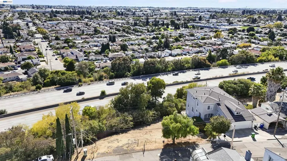 14643 Saturn Dr Castro Valley, CA 94578