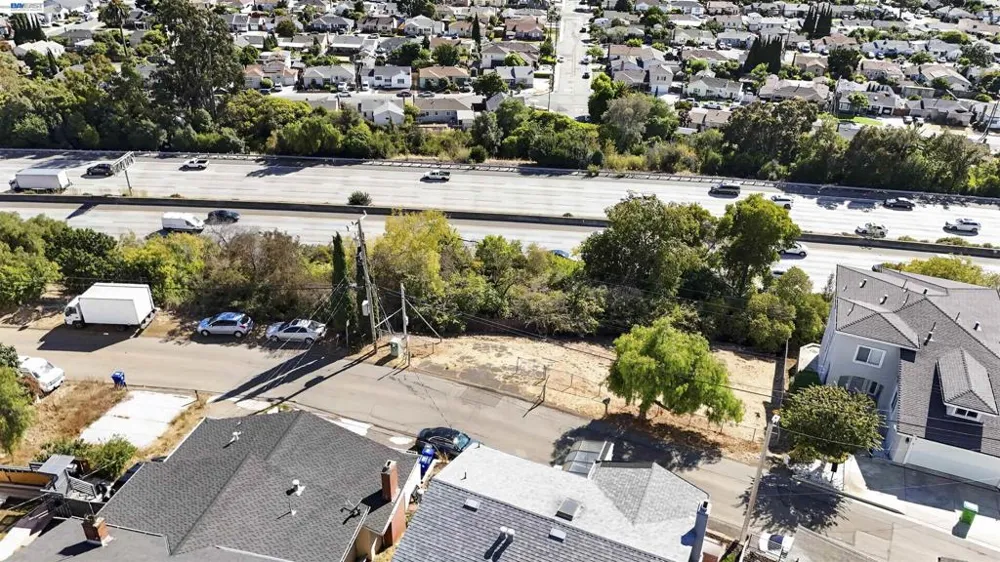 14643 Saturn Dr Castro Valley, CA 94578