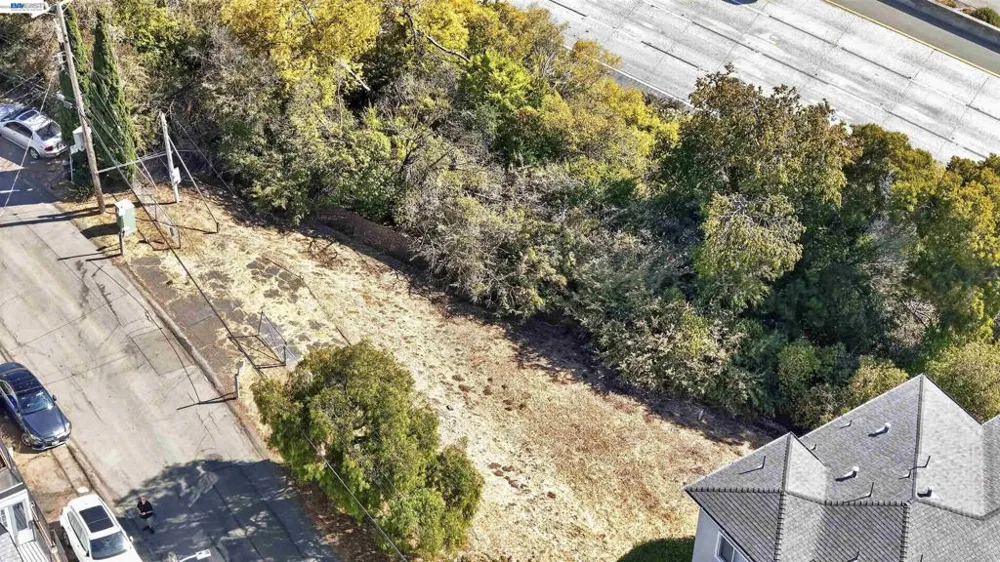14643 Saturn Dr Castro Valley, CA 94578