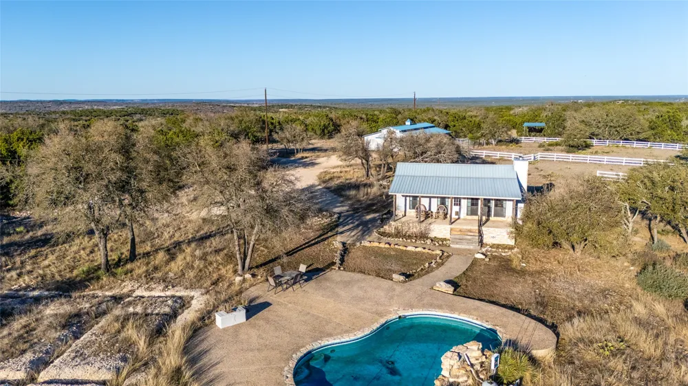 190 Pvt Rd 3019 NW Mountain Home, TX 76849