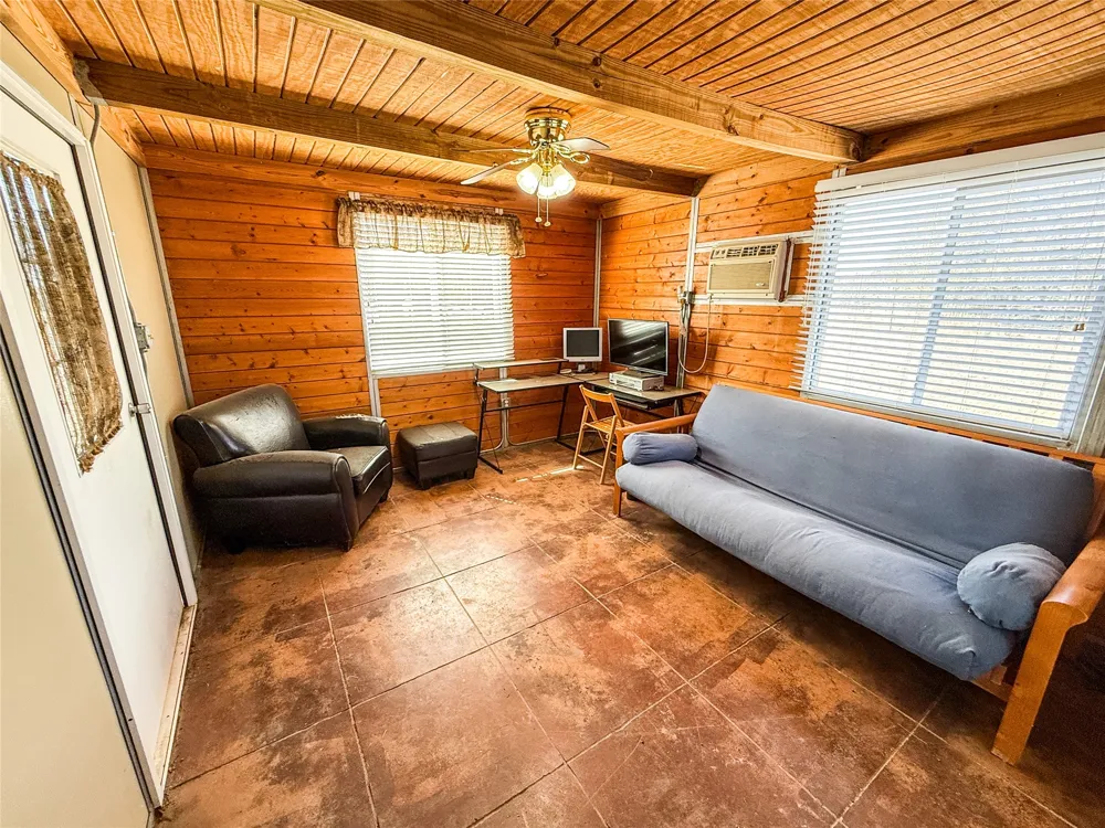 190 Pvt Rd 3019 NW Mountain Home, TX 76849