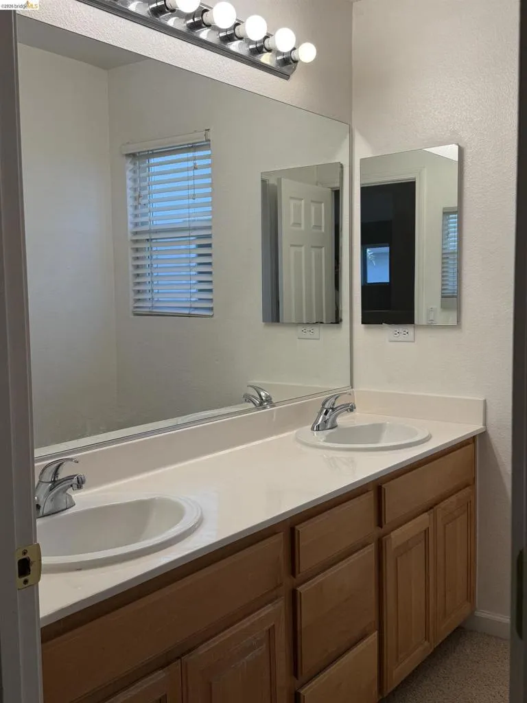 533 Stirling Ct Discovery Bay, CA 94505