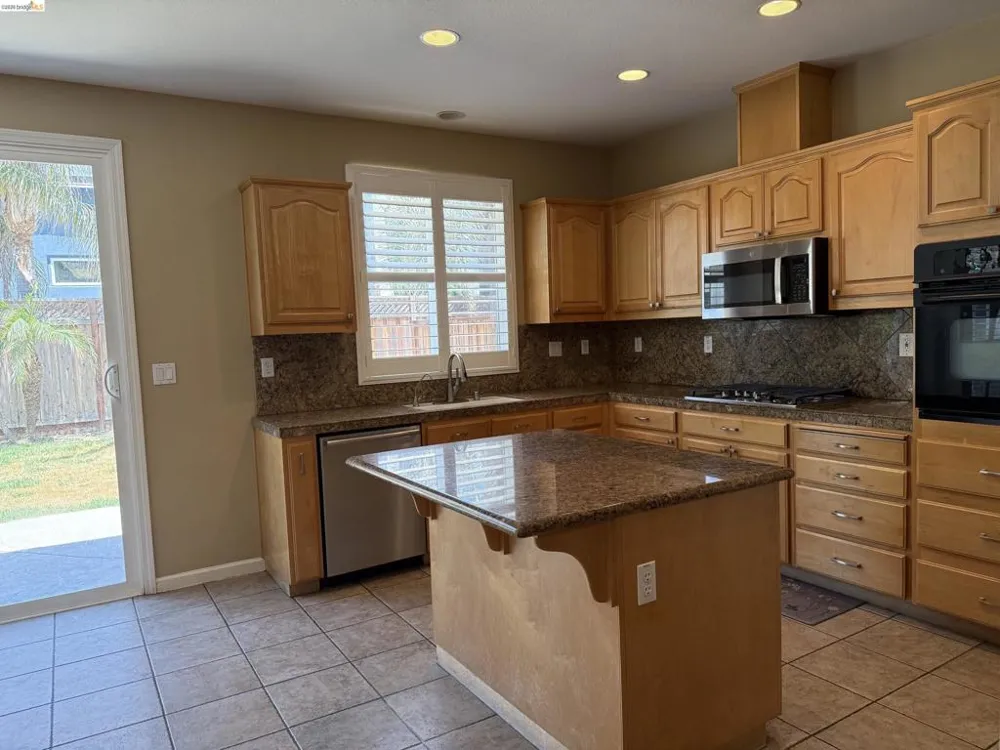 533 Stirling Ct Discovery Bay, CA 94505