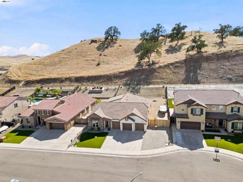 20031 Genteel Dr Friant, CA 93626