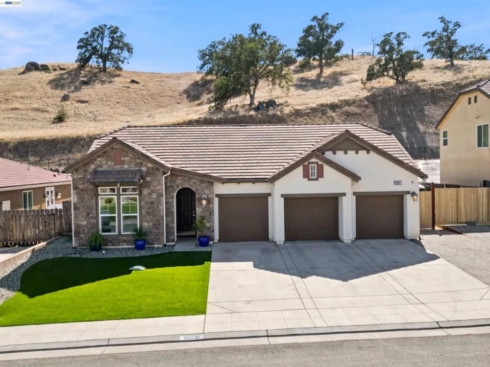 20031 Genteel Dr Friant, CA 93626