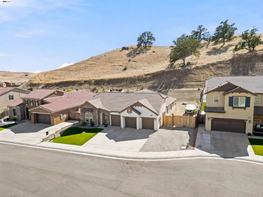 20031 Genteel Dr Friant, CA 93626