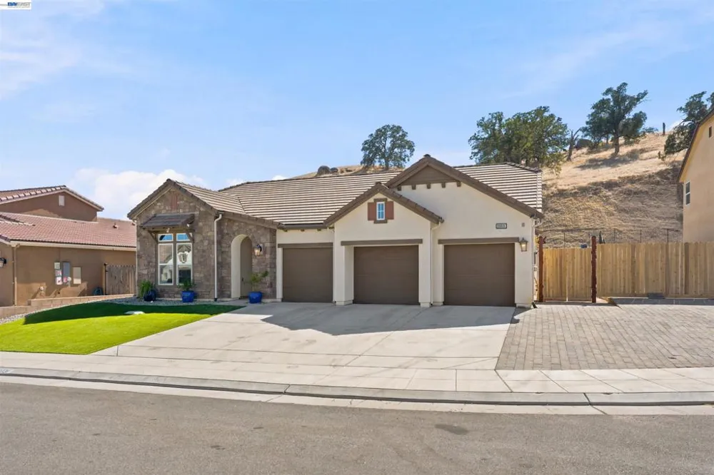 20031 Genteel Dr Friant, CA 93626
