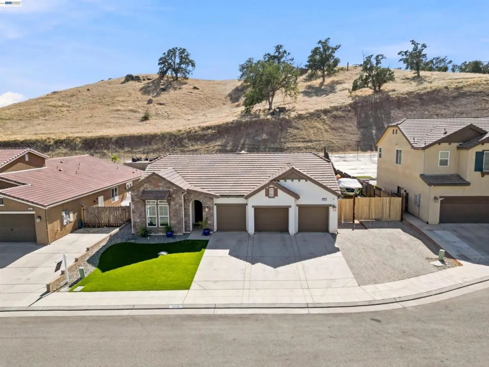20031 Genteel Dr Friant, CA 93626