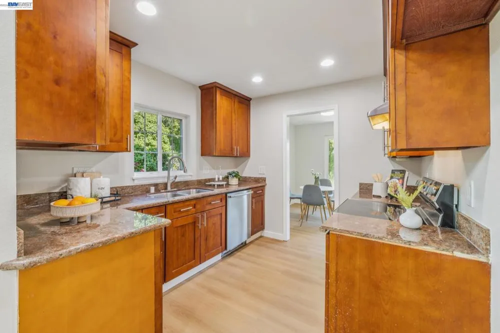 24818 Saint Luke Ct Hayward, CA 94541