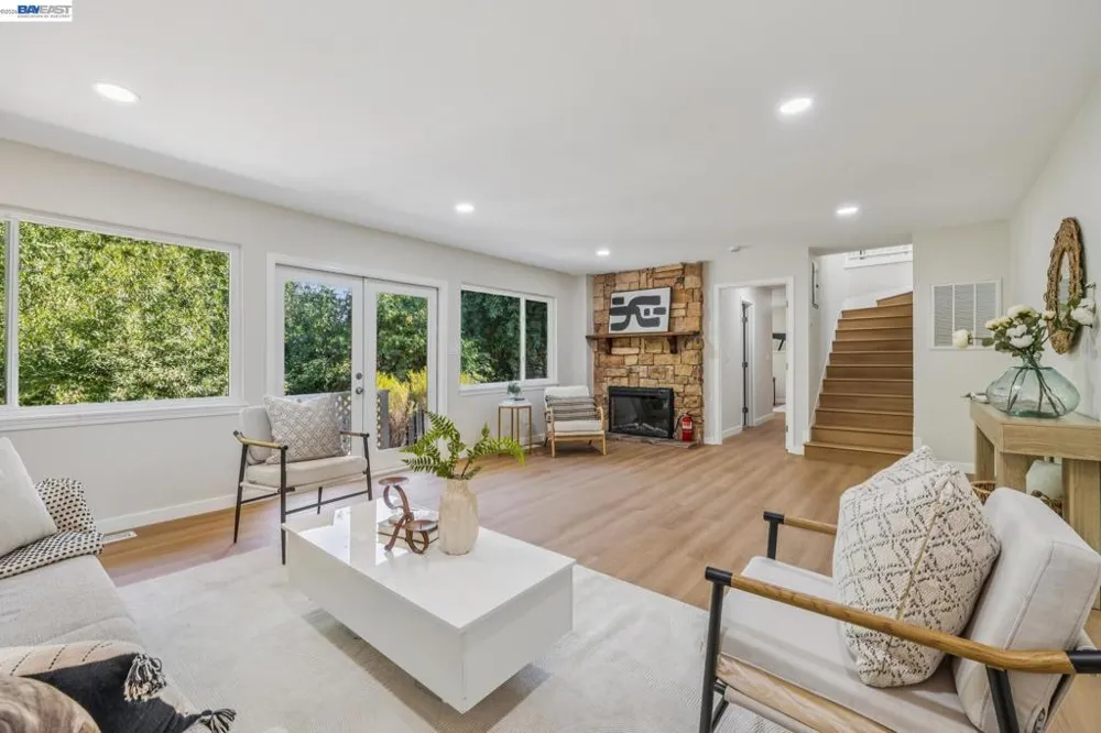 24818 Saint Luke Ct Hayward, CA 94541