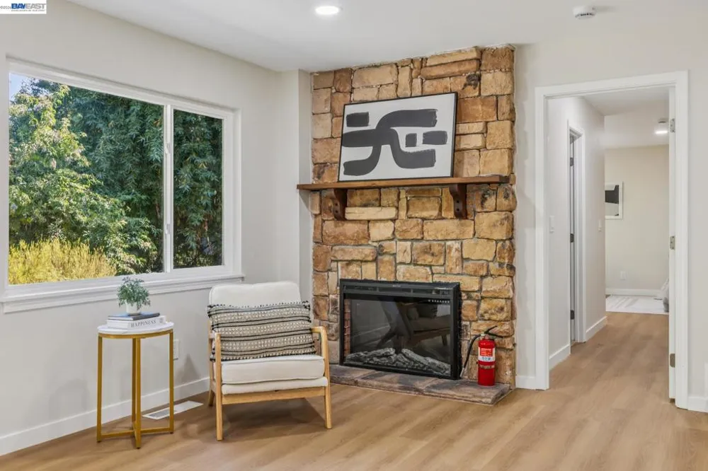 24818 Saint Luke Ct Hayward, CA 94541