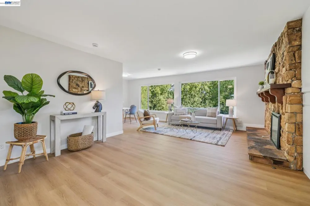 24818 Saint Luke Ct Hayward, CA 94541