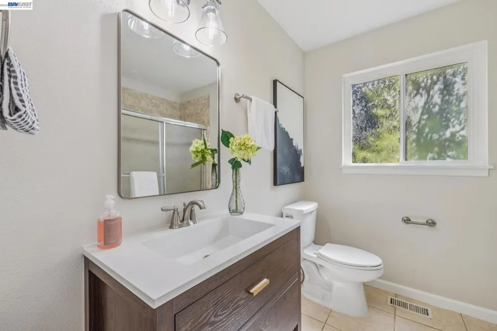 24818 Saint Luke Ct Hayward, CA 94541