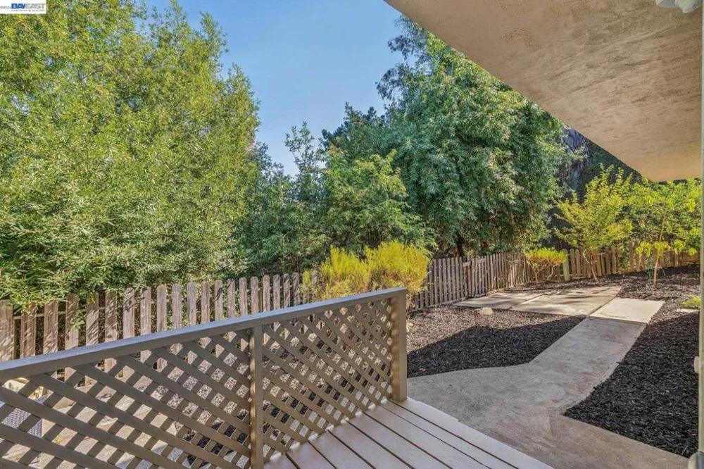 24818 Saint Luke Ct Hayward, CA 94541