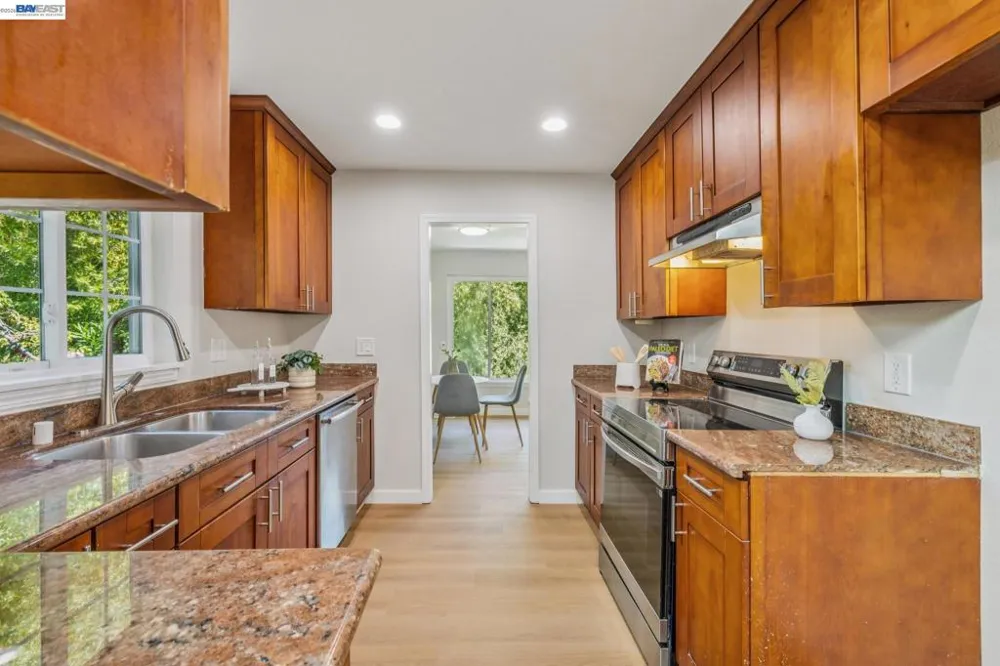 24818 Saint Luke Ct Hayward, CA 94541