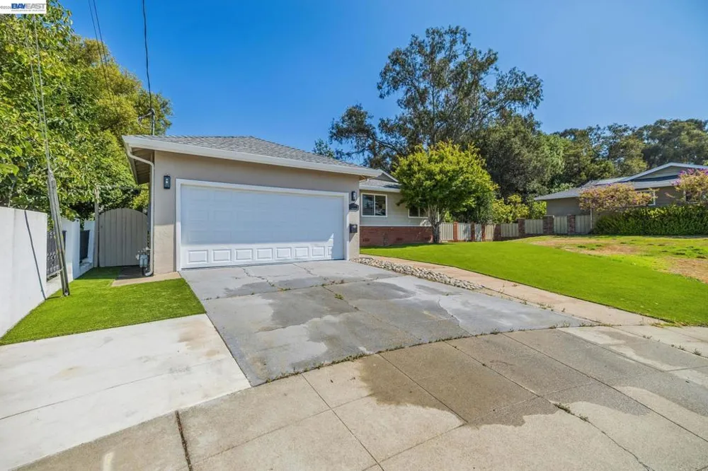 24818 Saint Luke Ct Hayward, CA 94541