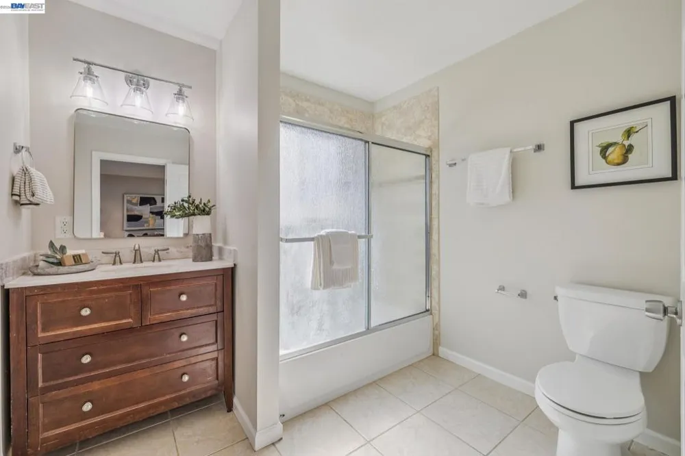 24818 Saint Luke Ct Hayward, CA 94541