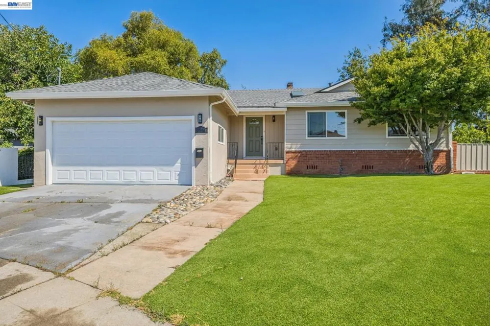 24818 Saint Luke Ct Hayward, CA 94541