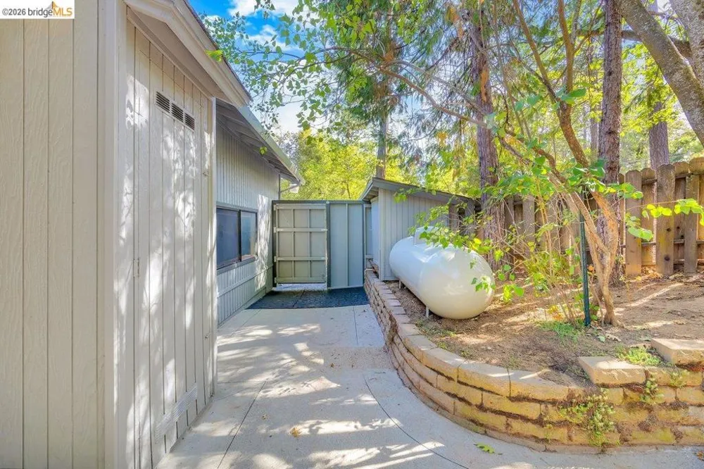 22554 Colorado River Dr. S Sonora, CA 95370