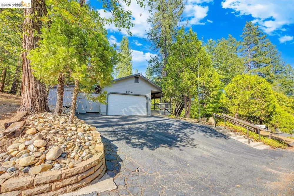 22554 Colorado River Dr. S Sonora, CA 95370