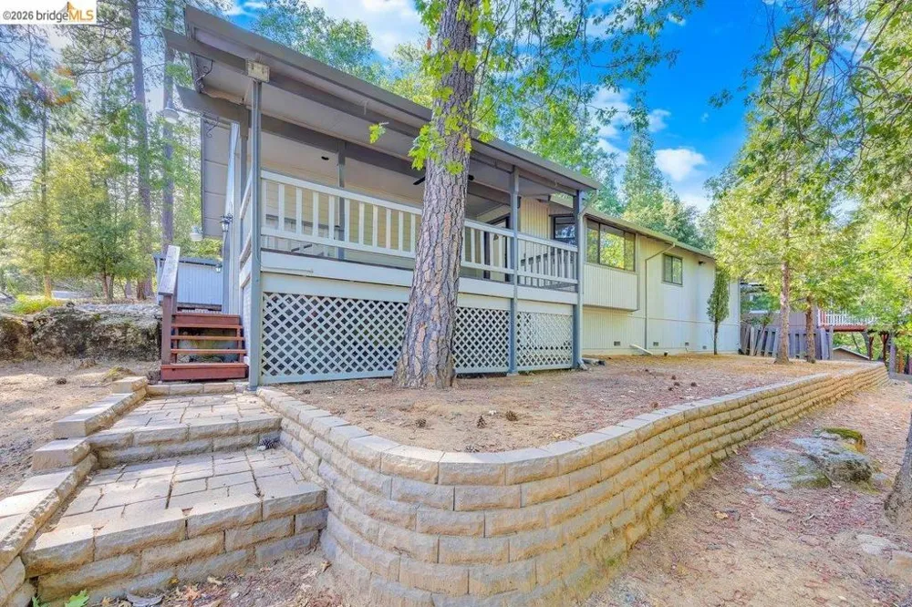 22554 Colorado River Dr. S Sonora, CA 95370