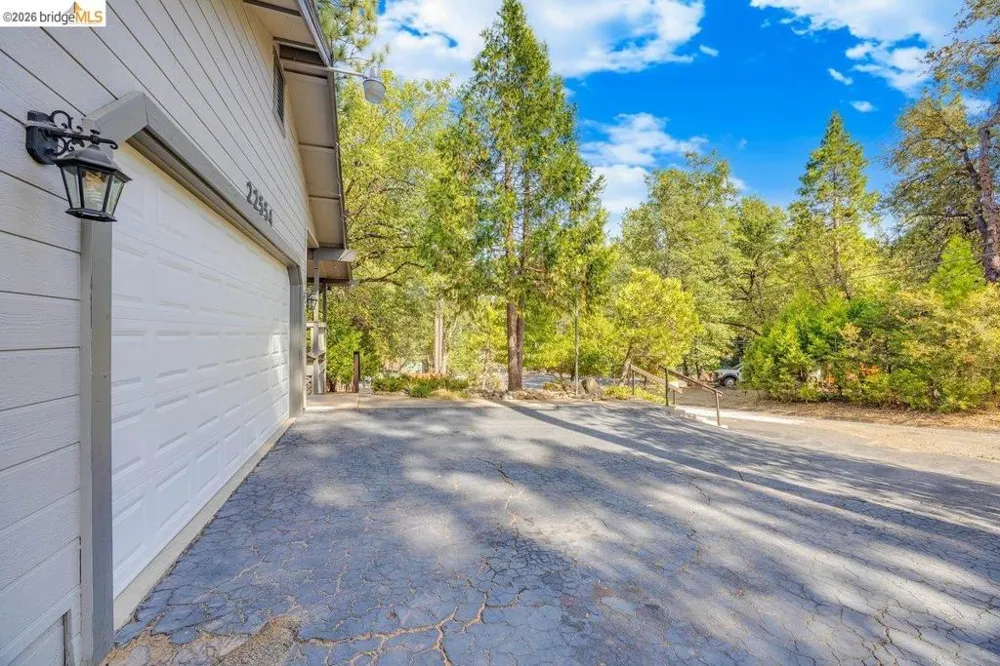 22554 Colorado River Dr. S Sonora, CA 95370