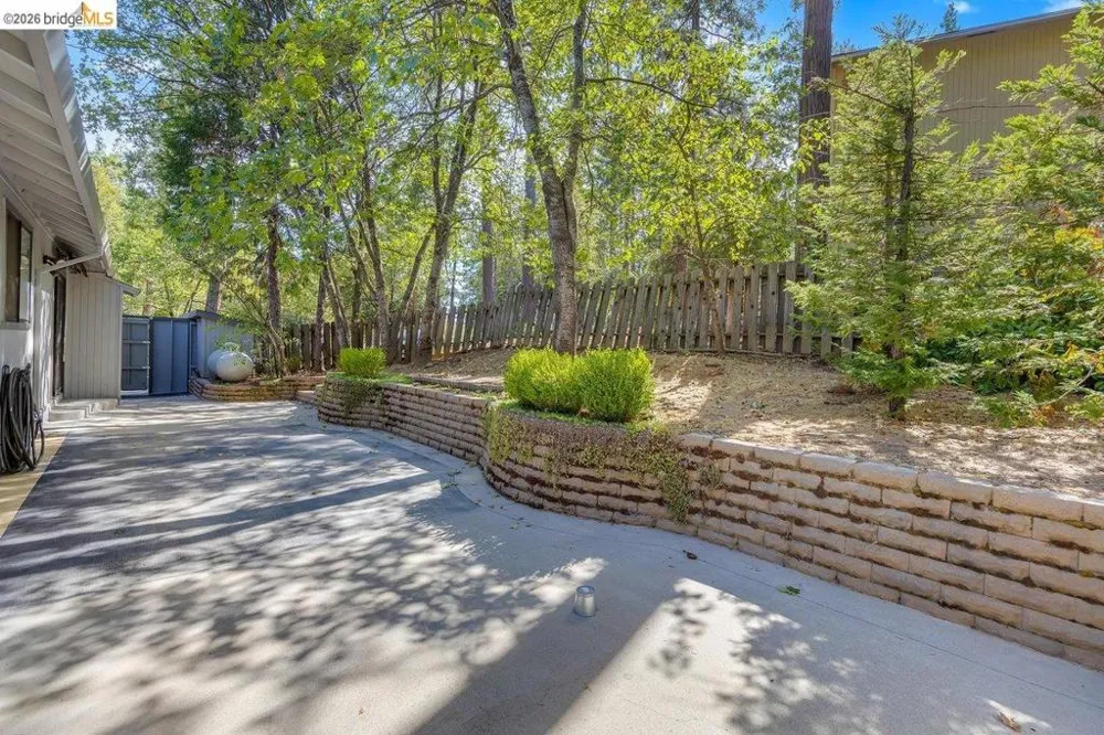 22554 Colorado River Dr. S Sonora, CA 95370