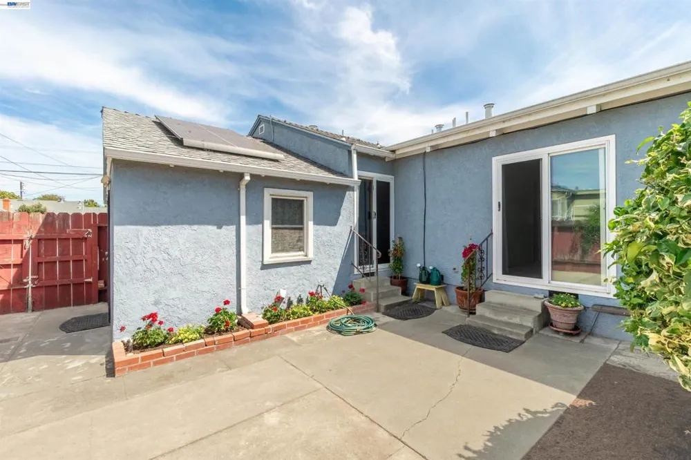 15209 Farnsworth St San Leandro, CA 94579