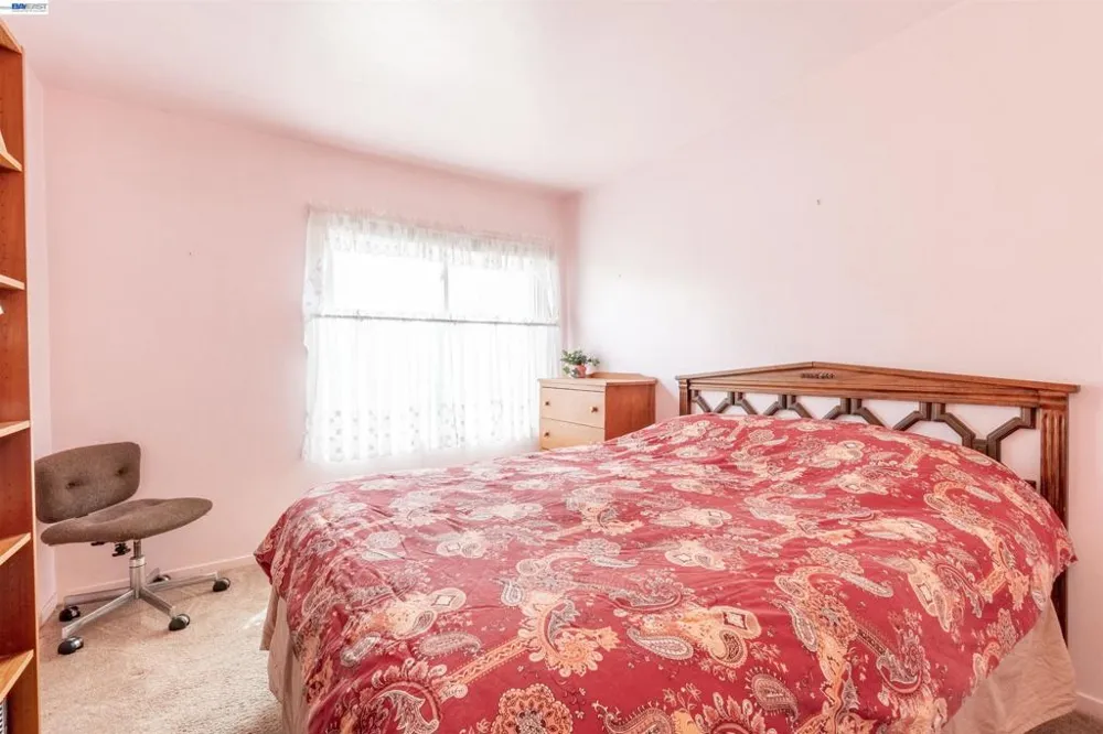 15209 Farnsworth St San Leandro, CA 94579
