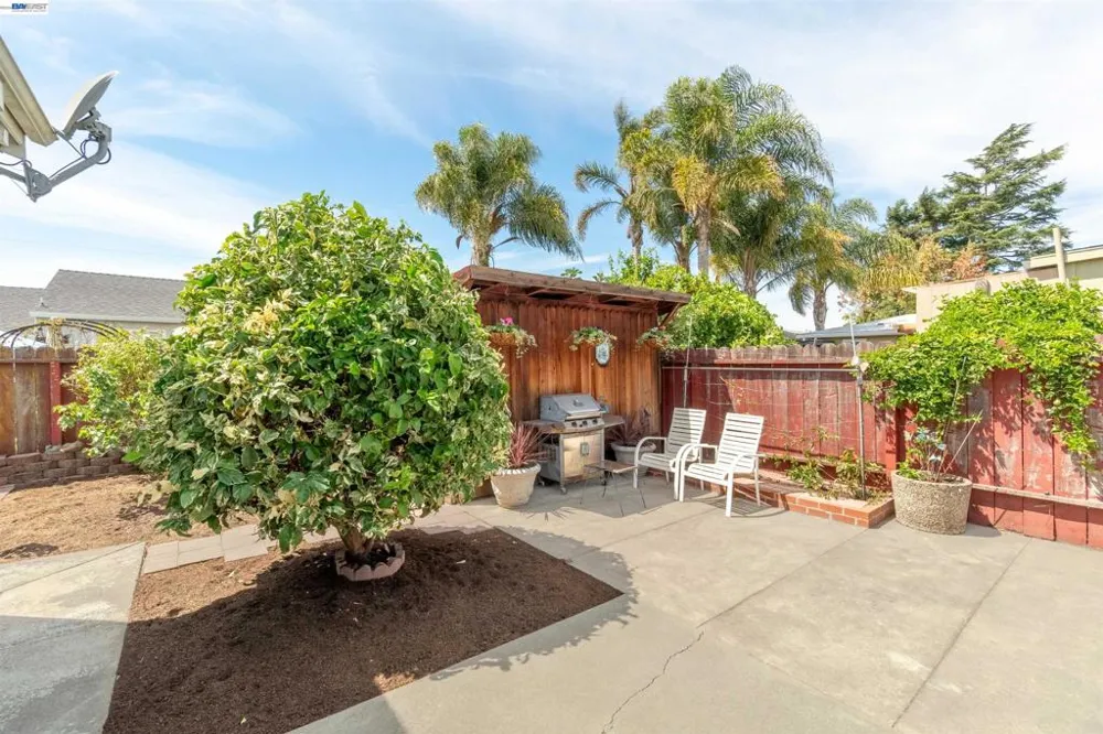 15209 Farnsworth St San Leandro, CA 94579