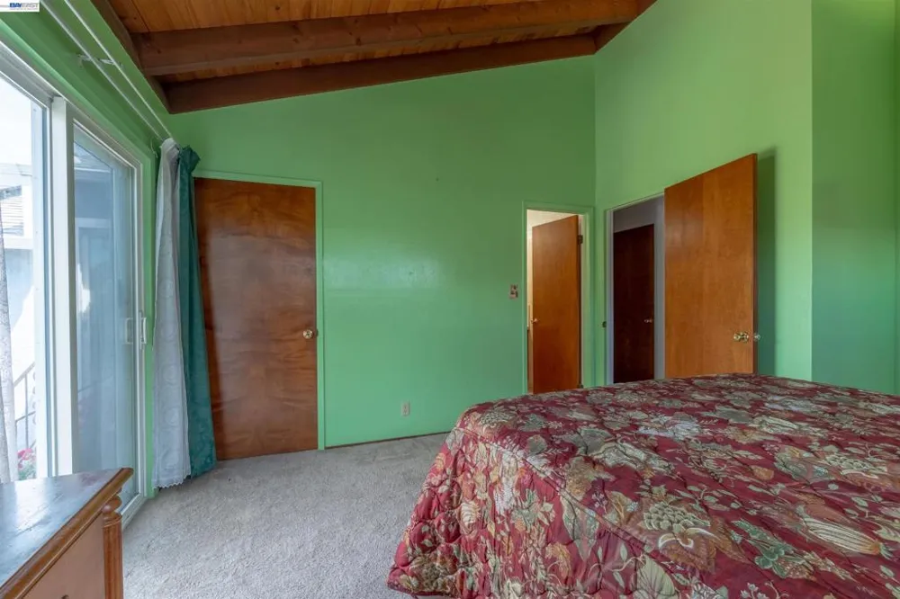 15209 Farnsworth St San Leandro, CA 94579