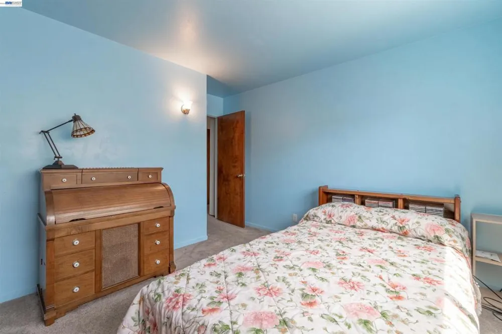 15209 Farnsworth St San Leandro, CA 94579