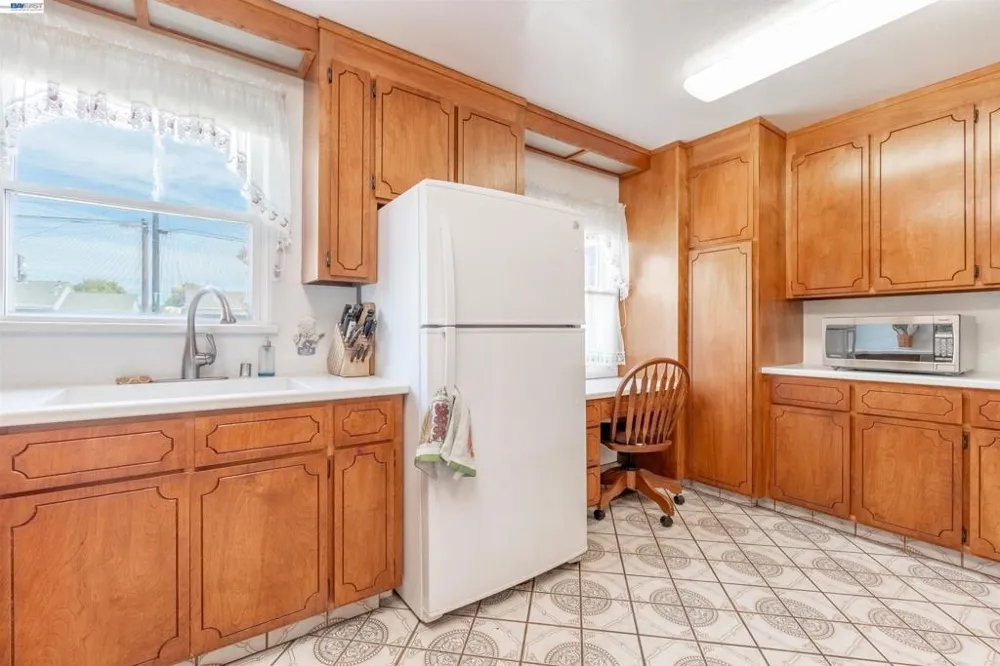 15209 Farnsworth St San Leandro, CA 94579