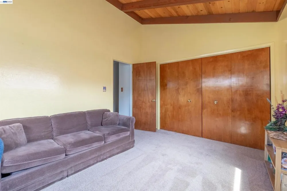15209 Farnsworth St San Leandro, CA 94579