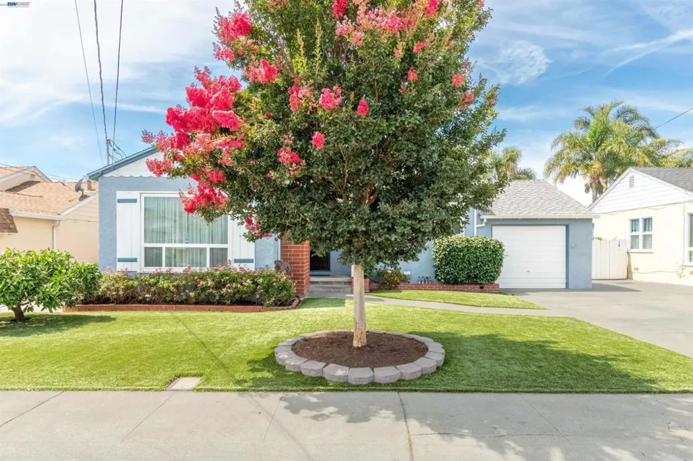 15209 Farnsworth St San Leandro, CA 94579