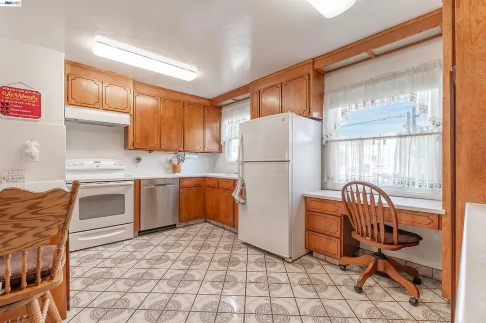 15209 Farnsworth St San Leandro, CA 94579