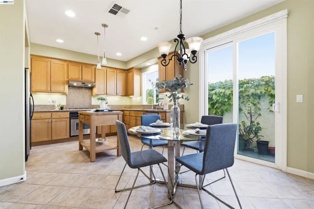 6010 Hillbrook Pl Dublin, CA 94568