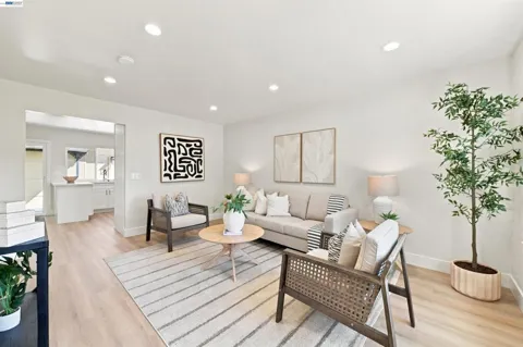 4270 Solar Cir
