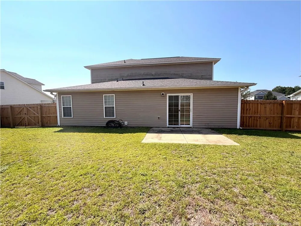 2110 Queen Elizabeth Lane Hope Mills, NC 28348