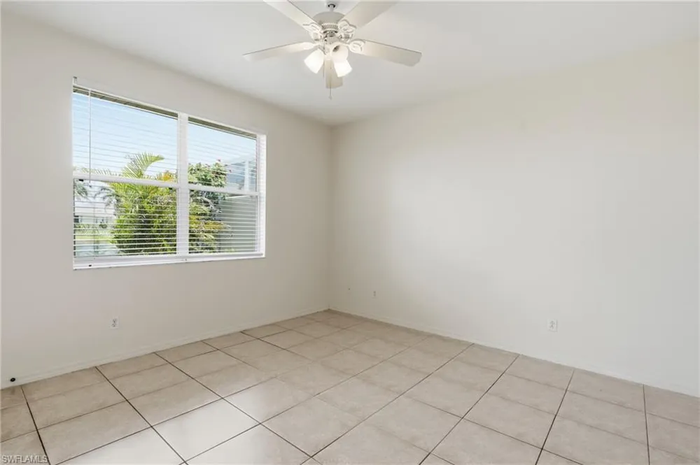 4327 Avian Avenue Fort Myers, FL 33916