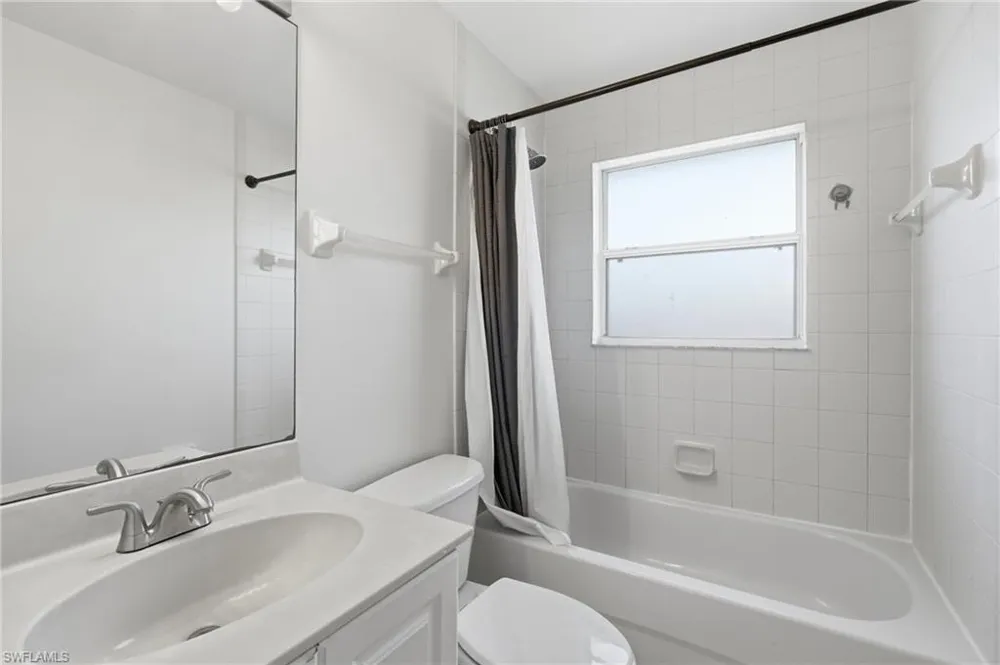 4327 Avian Avenue Fort Myers, FL 33916