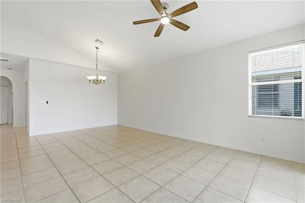 4327 Avian Avenue Fort Myers, FL 33916