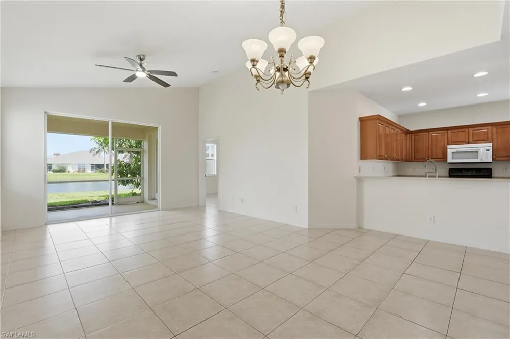 4327 Avian Avenue Fort Myers, FL 33916