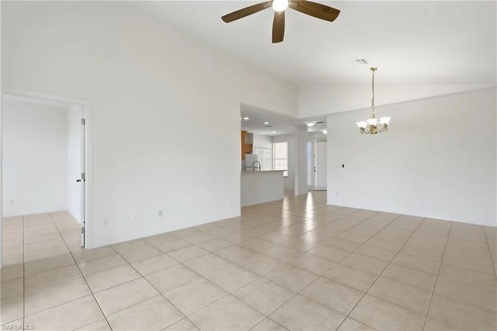 4327 Avian Avenue Fort Myers, FL 33916