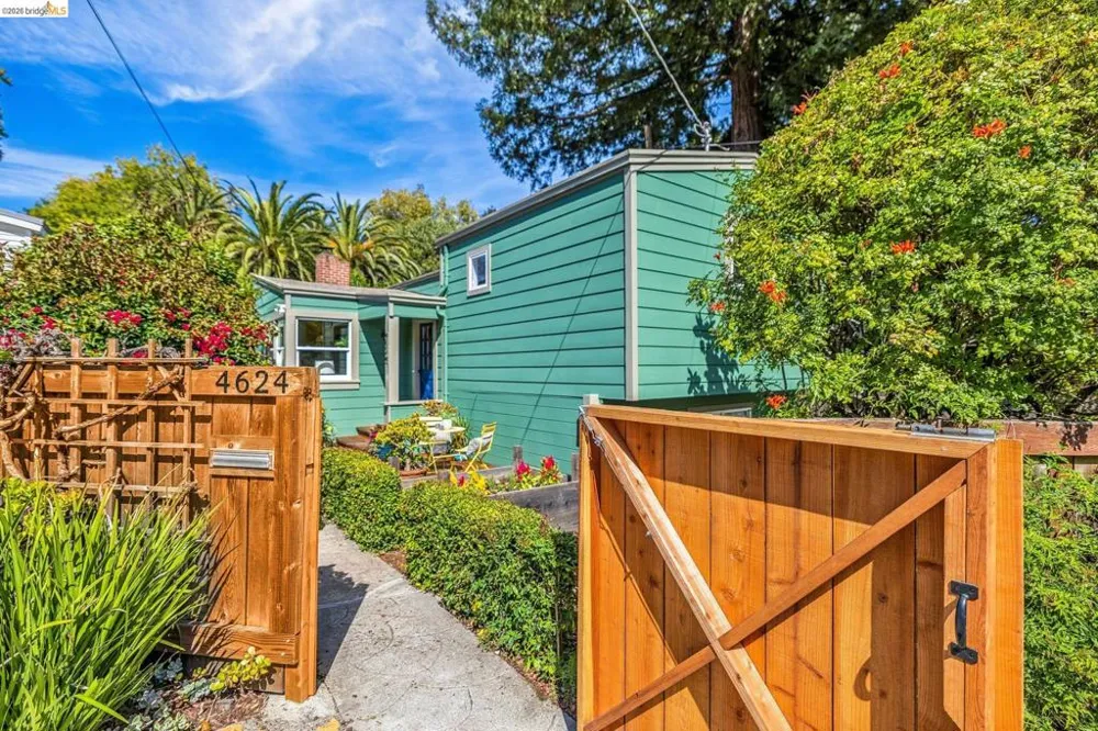 4624 Steele St Oakland, CA 94619