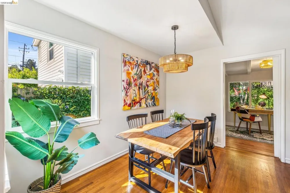 4624 Steele St Oakland, CA 94619